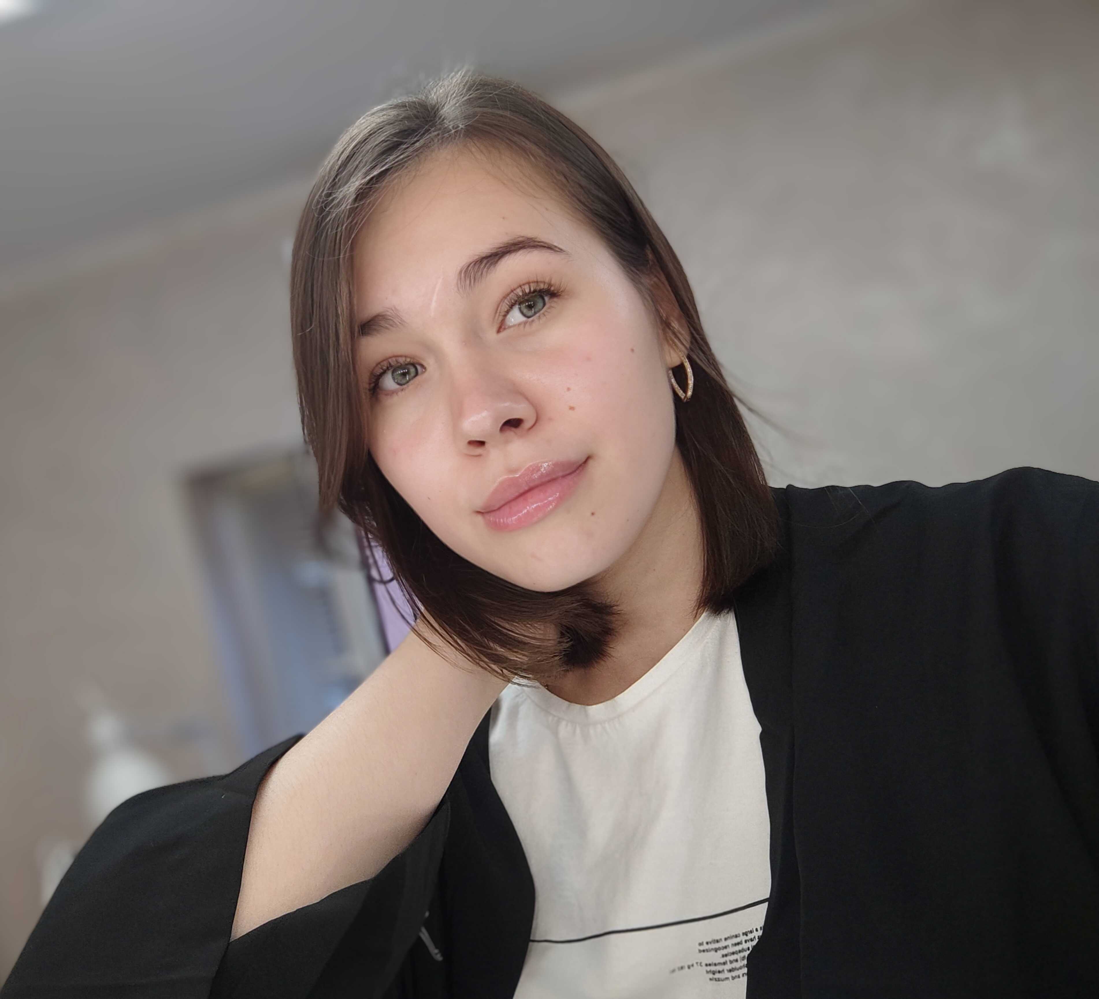 Учитель корейского языка Каріна